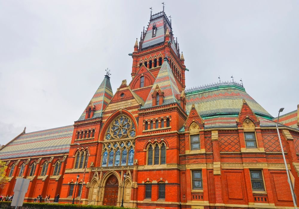Harvard: 70-Minute Hahvahd Tour